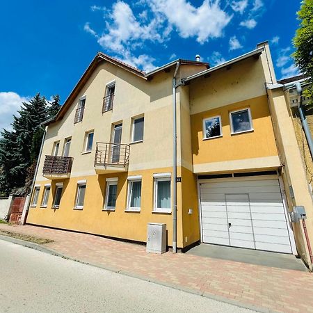 Gold Apartman Nagykanizsa Ngoại thất bức ảnh